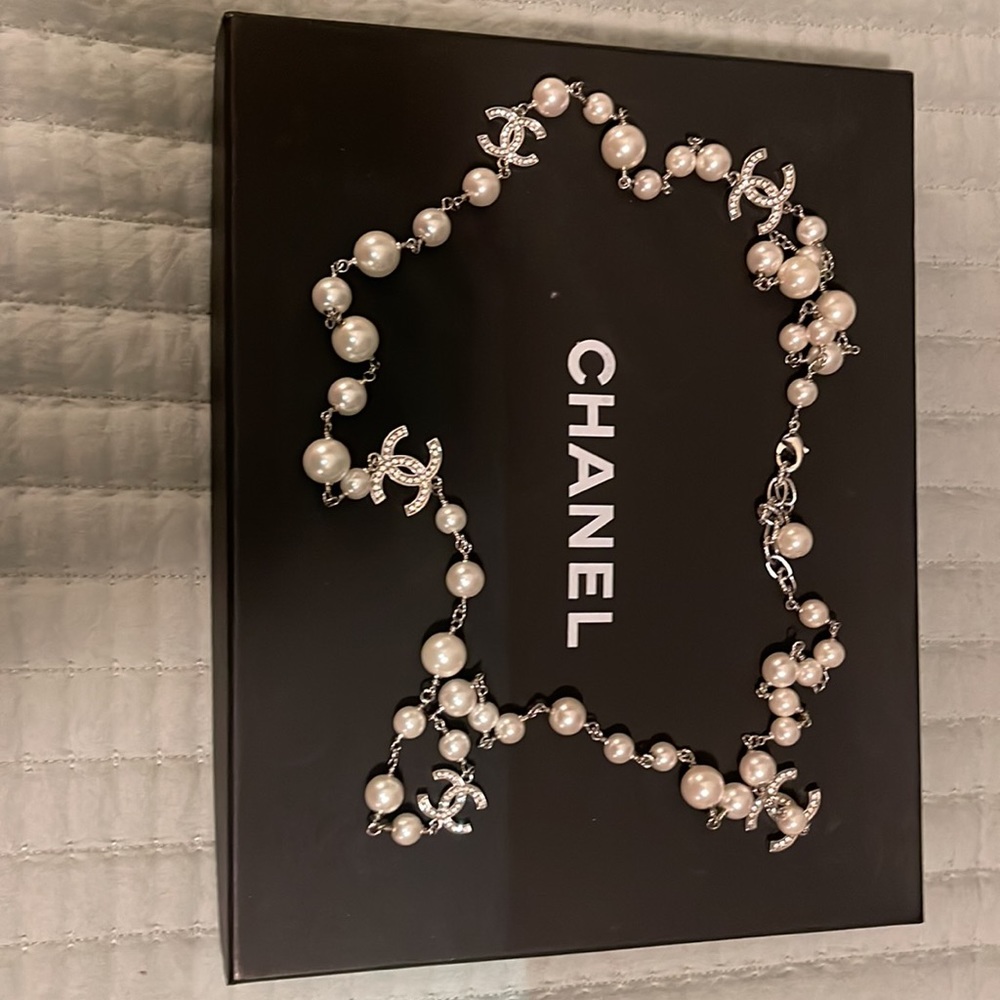 Pearl Necklace Chanel